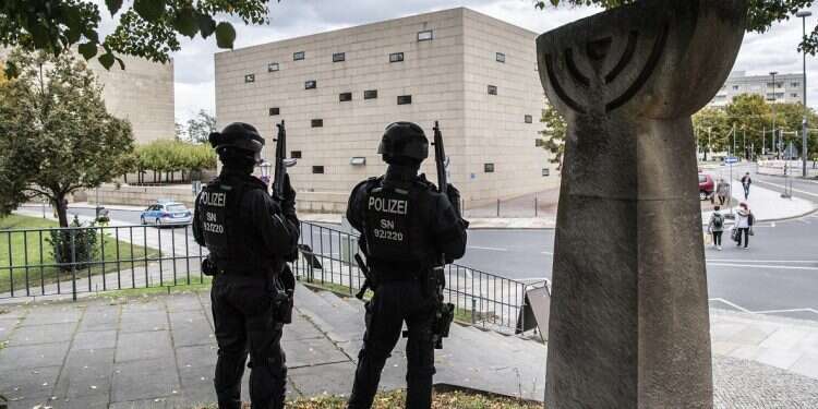 Police officers secure a synagogue in Dresden, Germany, Wednesday Jewish, Israeli leaders condemn deadly Yom Kippur attack