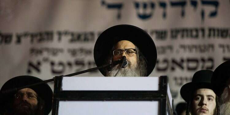 Satmar Hassids disappointed after rebbe brings little financial relief