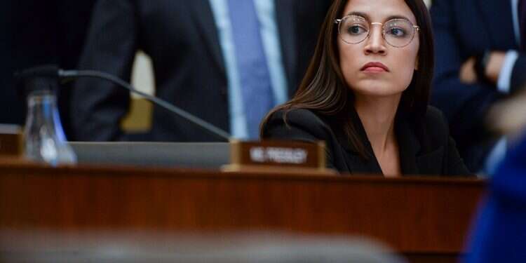 Rep. Alexandria Ocasio-Cortez Ocasio-Cortez apologizes to Dov Hikind after blocking him on Twitter