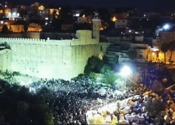 'Woodstock meets the Bible' as tens of thousands flock to Hebron for Chayei Sarah pilgrimage