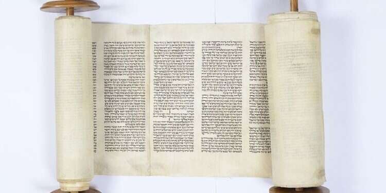 Yad Vashem receives Torah scroll saved during Kristallnacht