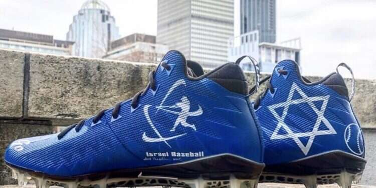 Patriots wide receiver Julian Edelman wears custom cleats to support Israeli baseball