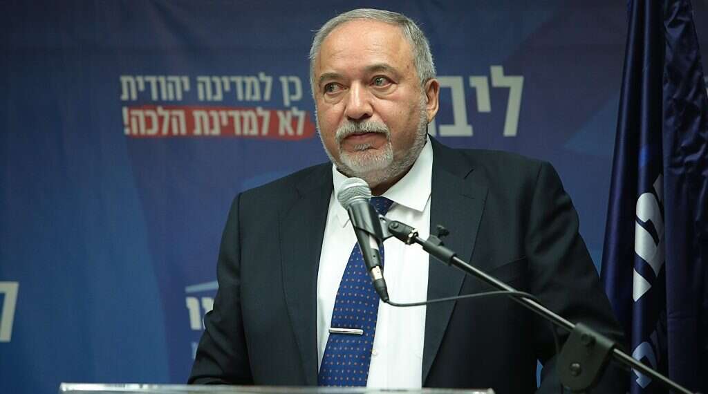 Yisrael Beytenu leader Avigdor Lieberman Lieberman: Netanyahu might be an 'agent'