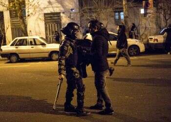 WATCH: Iranian protester risks life to talk to i24NEWS