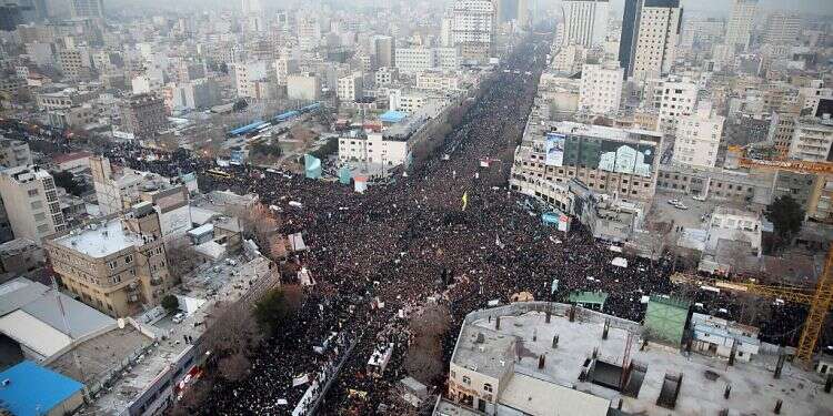 Canada warns citizens to avoid Iran and the Iran-Iraq border