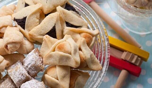 Volunteer network brings taste of Purim to homebound in former Soviet Union
