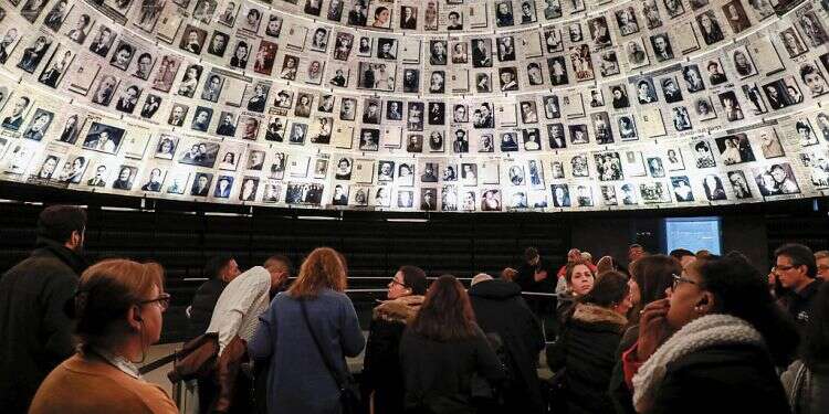 German who risked her life to save Jews dead at 98