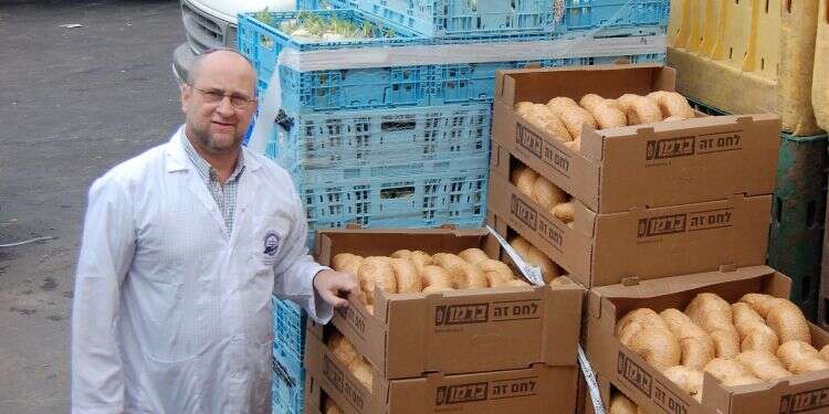 As pandemic runs rampant, some go the extra mile to help