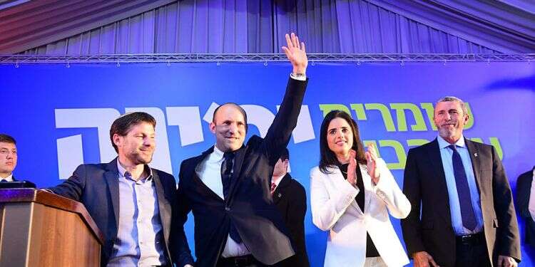 Yamina threaten to 'topple Netanyahu' if new government is not to their liking