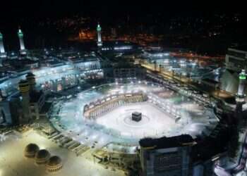 Islam's holiest sites emptied by coronavirus crisis as Ramadan begins