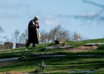 United States logs world's highest coronavirus death toll