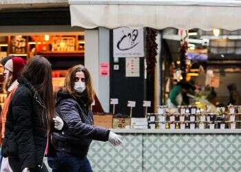 Government approves $2B bailout for small businesses, self-employed