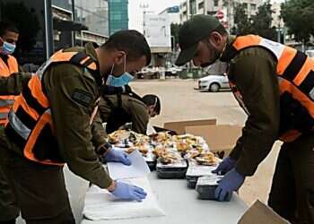 Ahead of Passover, IDF hands out 1.6 million meals