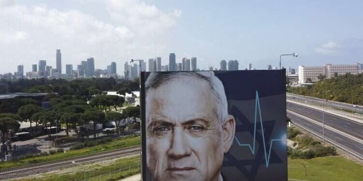 Gantz seeks extension in coalition negotiations