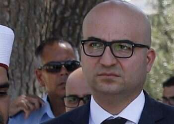 Israel arrests Palestinian official in east Jerusalem