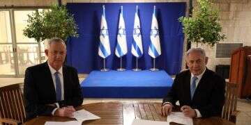 Gantz, Netanyahu sign power-sharing deal, agree to form gov't