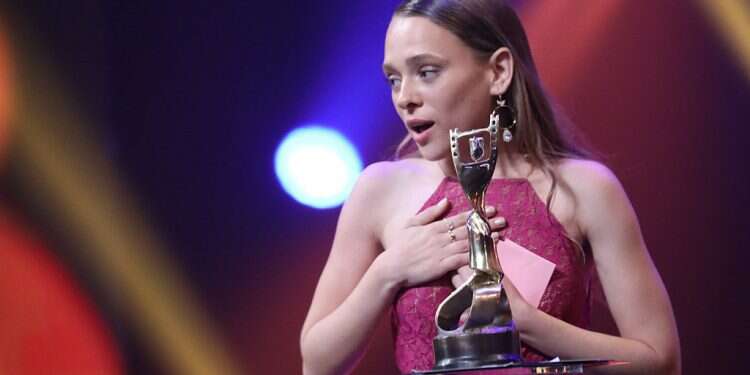 World's top fashion magazine celebrates Israeli actress' stellar performance