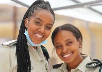 In first, 2 Ethiopian Israeli women become Border Police officers