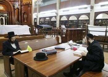 Synagogues open for worship under social distancing guidelines
