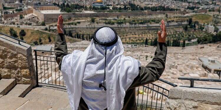 In dramatic shift, most east Jerusalem residents now prefer Palestinian citizenship