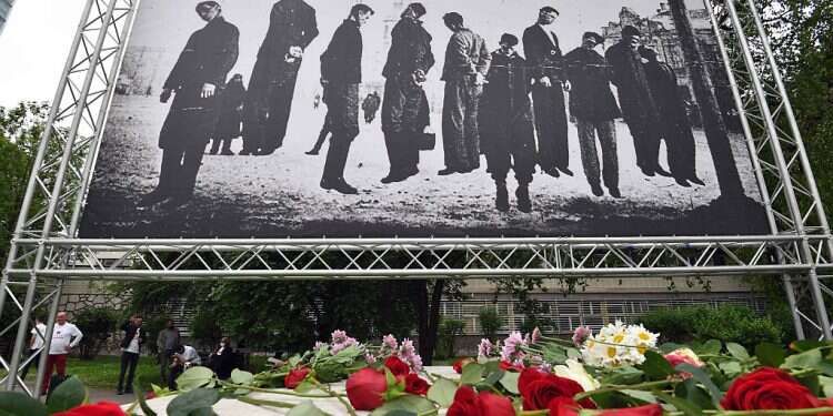 Bosnia: Thousands march to protest against Mass for Nazi collaborators