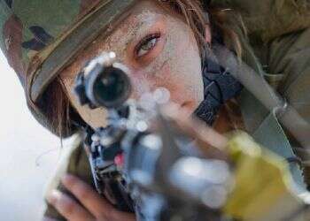 Teens petition High Court to order IDF to open all combat units to women