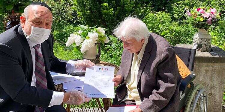 Presidents of Poland, Israel honor 101-year-old WWII heroine