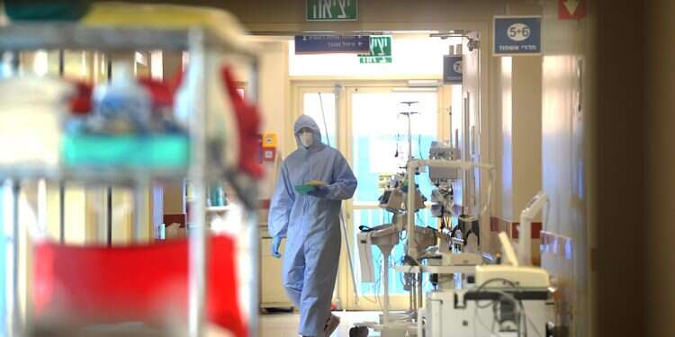 Health Ministry places hospitals on alert, orders they reopen coronavirus wards