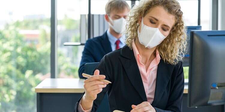 Confined spaces heighten risk of corona, report warns