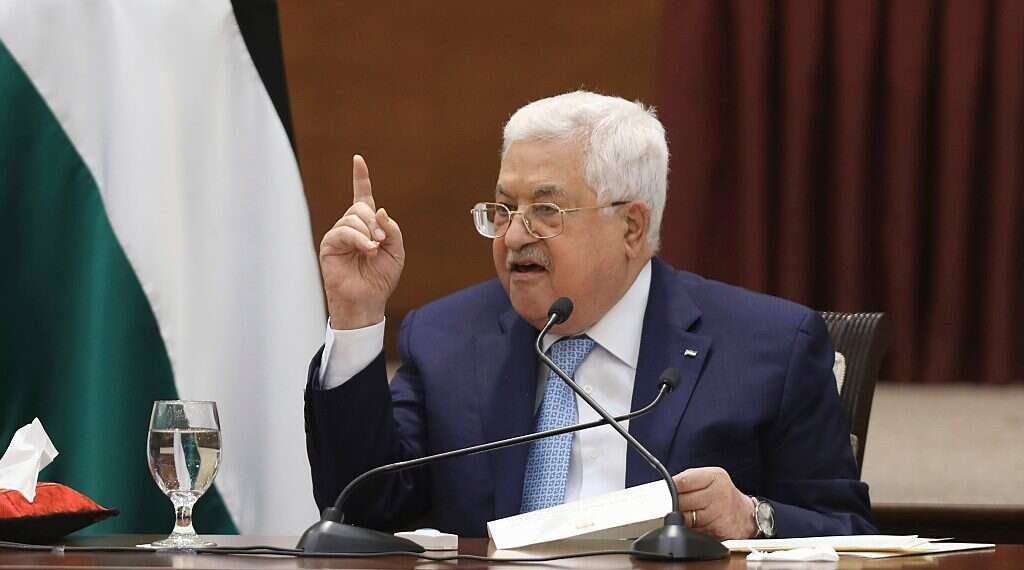 Palestinian official warns Abbas willing 'to let PA collapse' to foil Israel's sovereignty bid