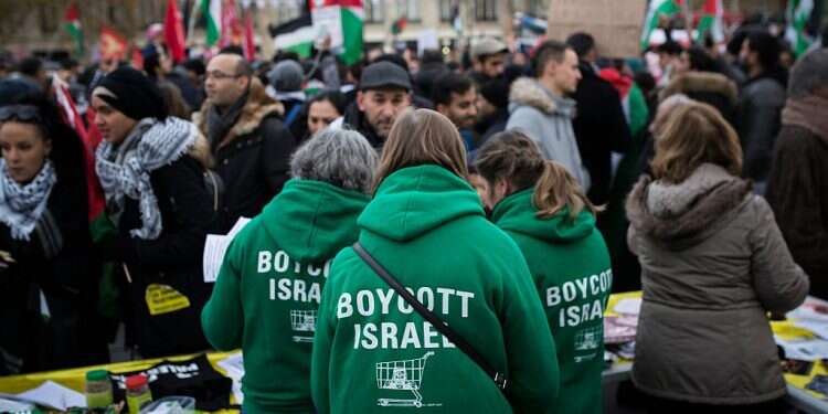 The BDS movement has called for boycotts against Israeli businesses, universities, and cultural institutions Balearic Islands parliament passes bill condemning anti-Semitism, BDS