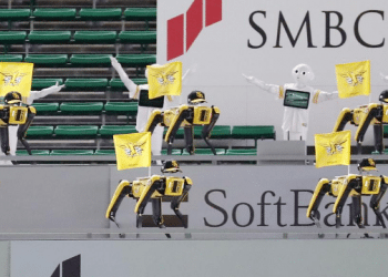 Dancing robots replace fans at Japanese baseball game