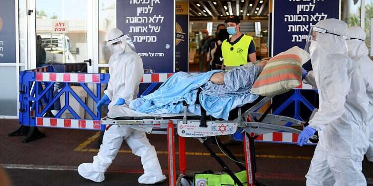 Nationwide lockdown 'necessary' if current trends continue, experts warn