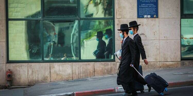 Only 8% of 1,147 new corona cases reported among elderly Israelis