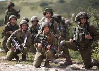 ‎'Girls are good enough to make it into IDF commando units'