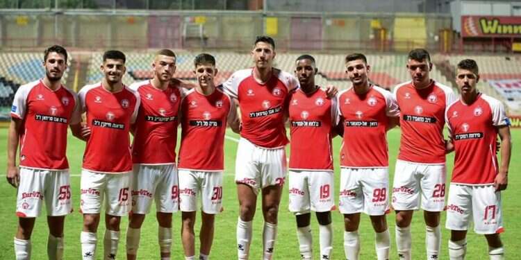 Premier League team honors women slain by spouses