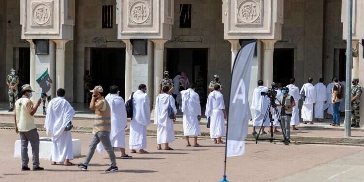 Hajj pilgrims pray for end to coronavirus pandemic