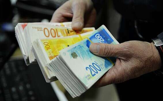 The government has so far injected $16.7 billion into the economy as part of its $40 billion stimulus plan National budget deficit climbs to 7.2%