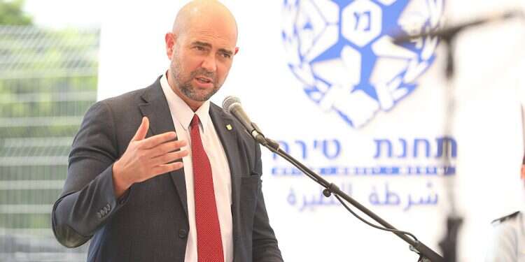 Public security minister readies to name new police chief