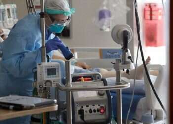 Corona death toll nears 600 as doctors warn of shortage in ECMO machines