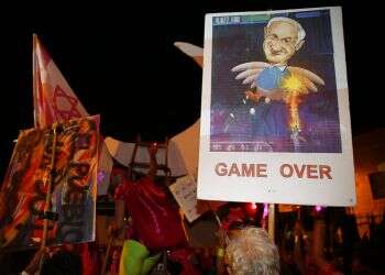 Thousands protest against Netanyahu in Jerusalem, Tel Aviv