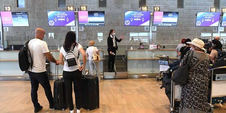 Health Ministry confirms 2 COVID carriers on recent flights to Israel