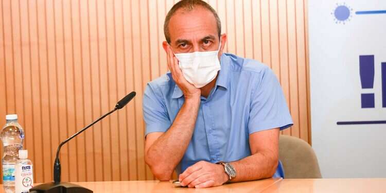 Future lockdown still on the table, corona chief warns