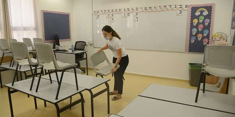 Fate of new school year hangs in balance in 'red' cities