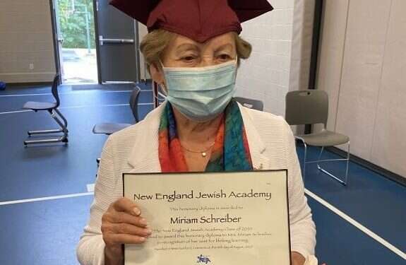 Holocaust survivor receives honorary high school diploma