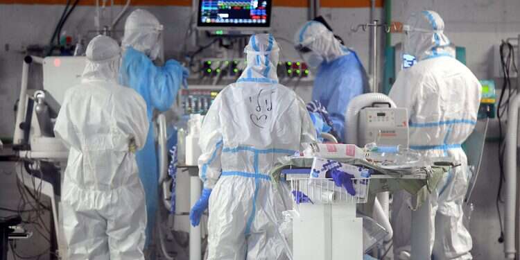 'We're being crushed': Hospital directors beg Health Ministry for lockdown