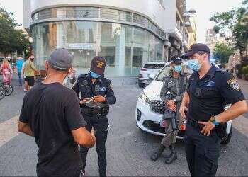 Police fine nearly 4,000 Israelis for violating lockdown over Yom Kippur