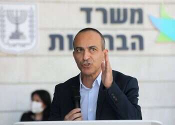 Cabinet poised to tighten lockdown as daily corona tally soars to 6,782 new cases