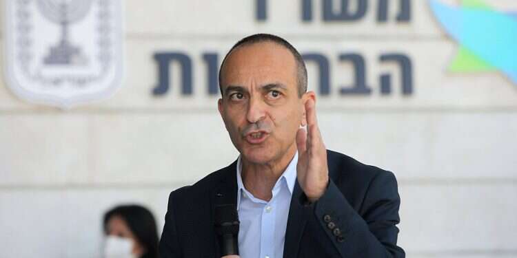 Cabinet poised to tighten lockdown as daily corona tally soars to 6,782 new cases