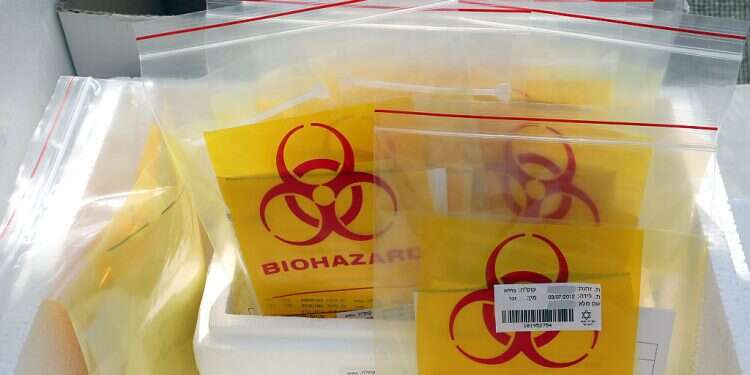 Health officials push for nationwide holiday lockdown